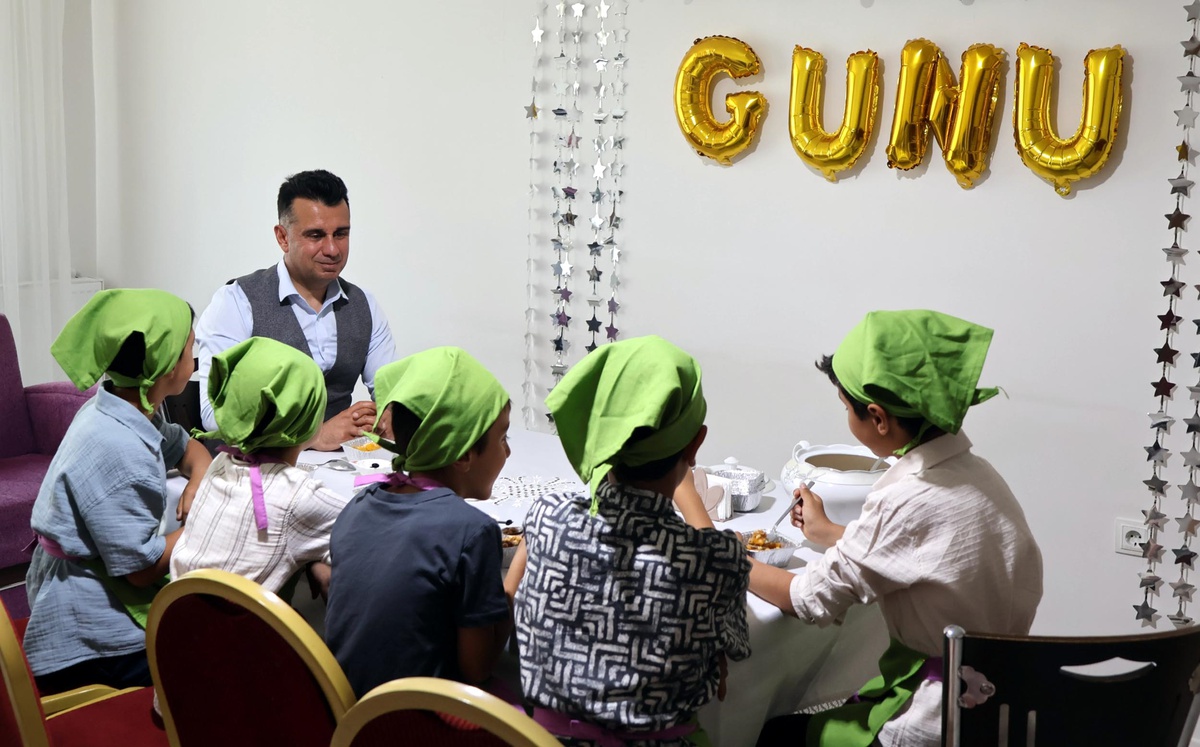 Erzurum\'da Koruma Altındaki Çocuklardan Aşure Etkinliği