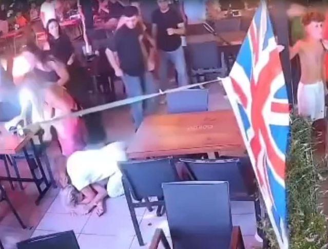 Marmaris’te İngiliz Çift Restoranda Kavga Etti