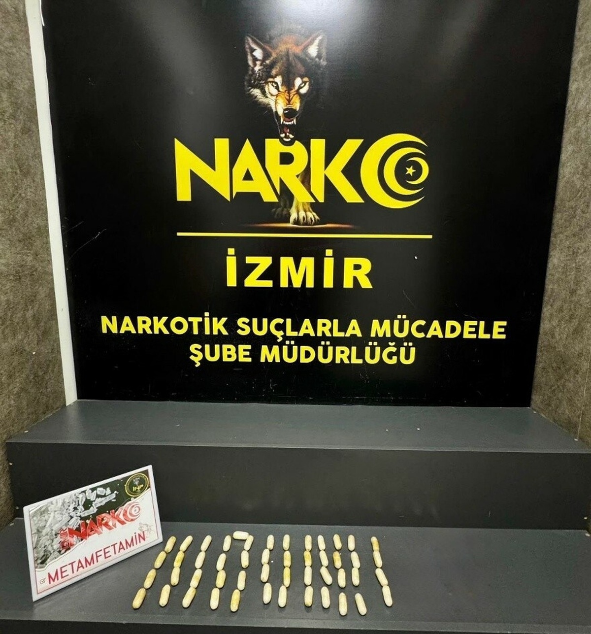 Havalimanında Uyuşturucu Kuryesi Tutuklandı