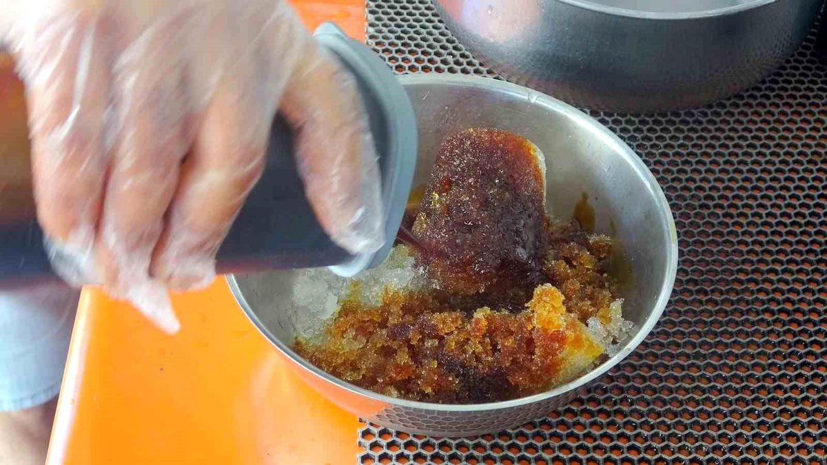Muğla\'da Kar Helvasına Yoğun İlgi