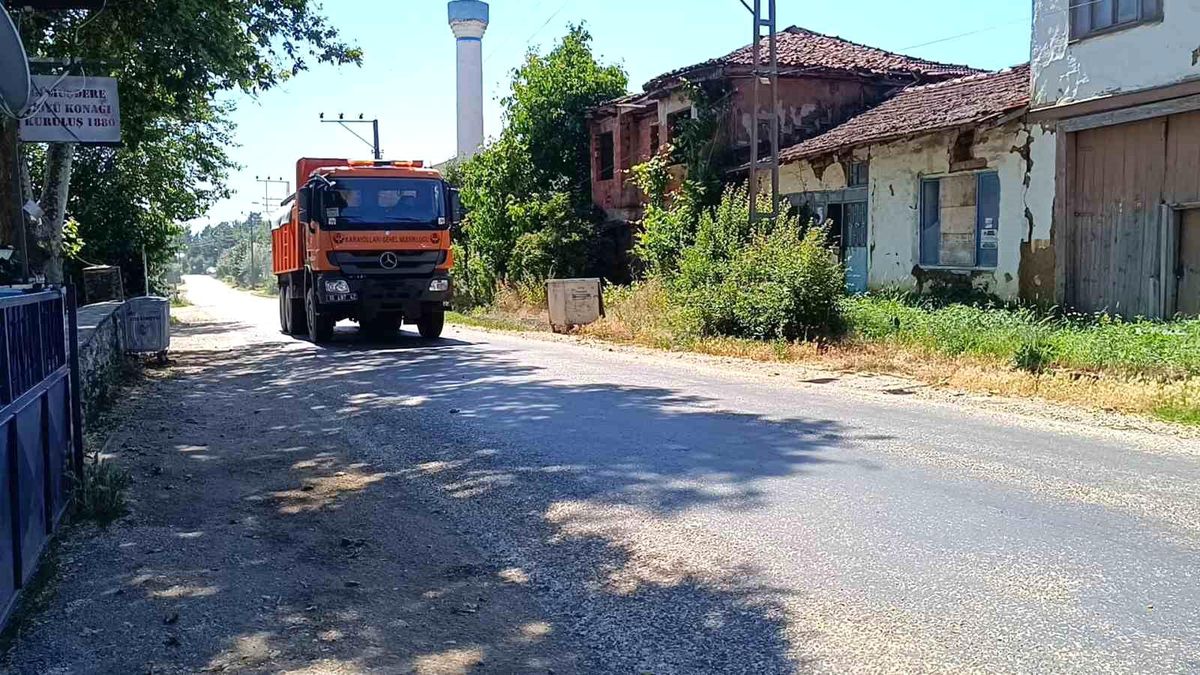 Bilecik\'te Sıcak Hava Asfaltı Eritti
