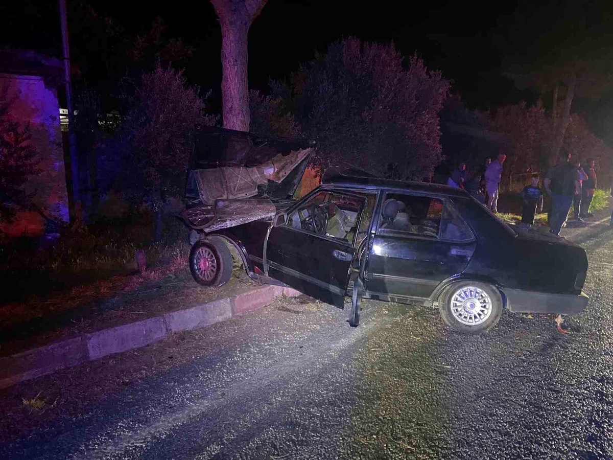 Ödemiş\'te trafik kazası: 1\'i ağır 2 yaralı