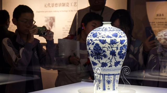 İznik ve Jingdezhen Arasında Seramik İşbirliği