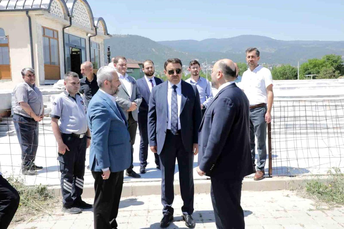 Vali Işın Camii İnşaatını İnceledi