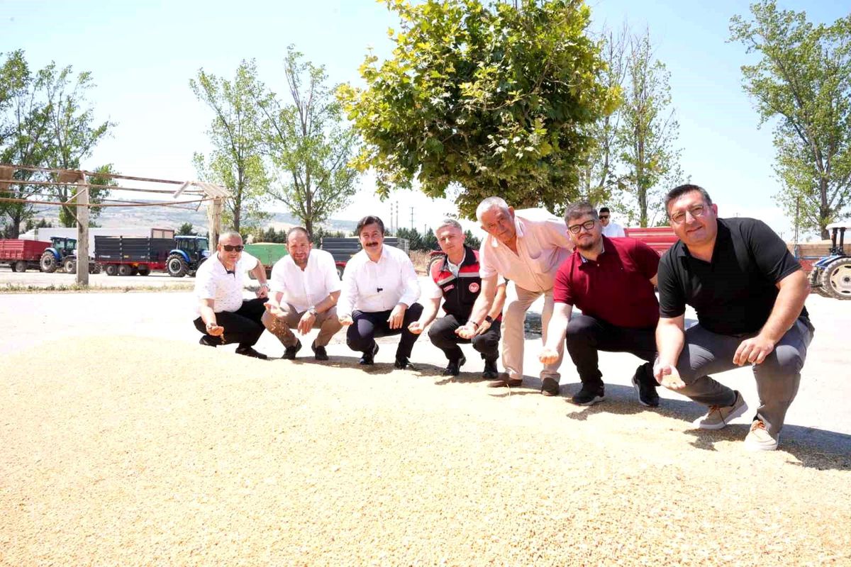 Yenişehir\'de buğday alımları başladı: Başkan Ercan Özel\'den üreti·ciye tam destek