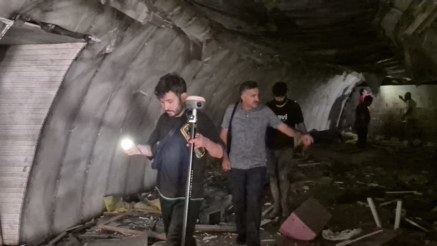 Yıkılan işhanının altından 2’nci Dünya Savaşı’ndan kalma sığınak çıktı