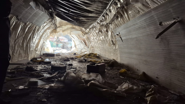 Yıkılan işhanının altından 2'nci Dünya Savaşı'ndan kalma sığınak çıktı