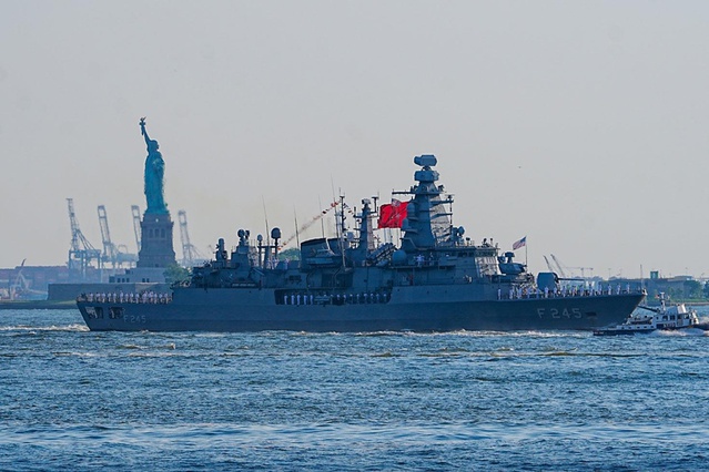 ABD’nin 250. kuruluş yılı töreninde dikkat çeken manzara: New York’ta Türk bayrağı dalgalandı