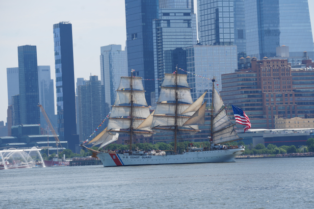 ABD'nin 250. kuruluş yılı töreninde dikkat çeken manzara: New York'ta Türk bayrağı dalgalandı