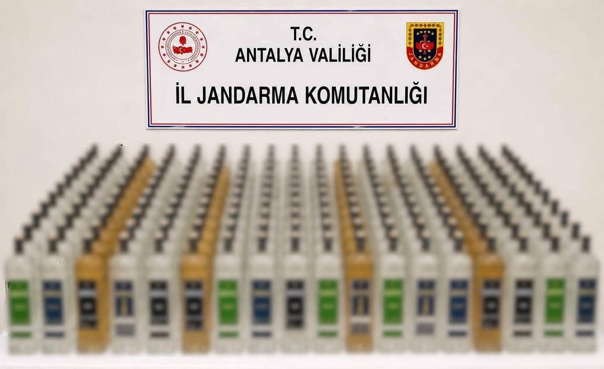Antalya\'da Kaçak Alkol Operasyonu