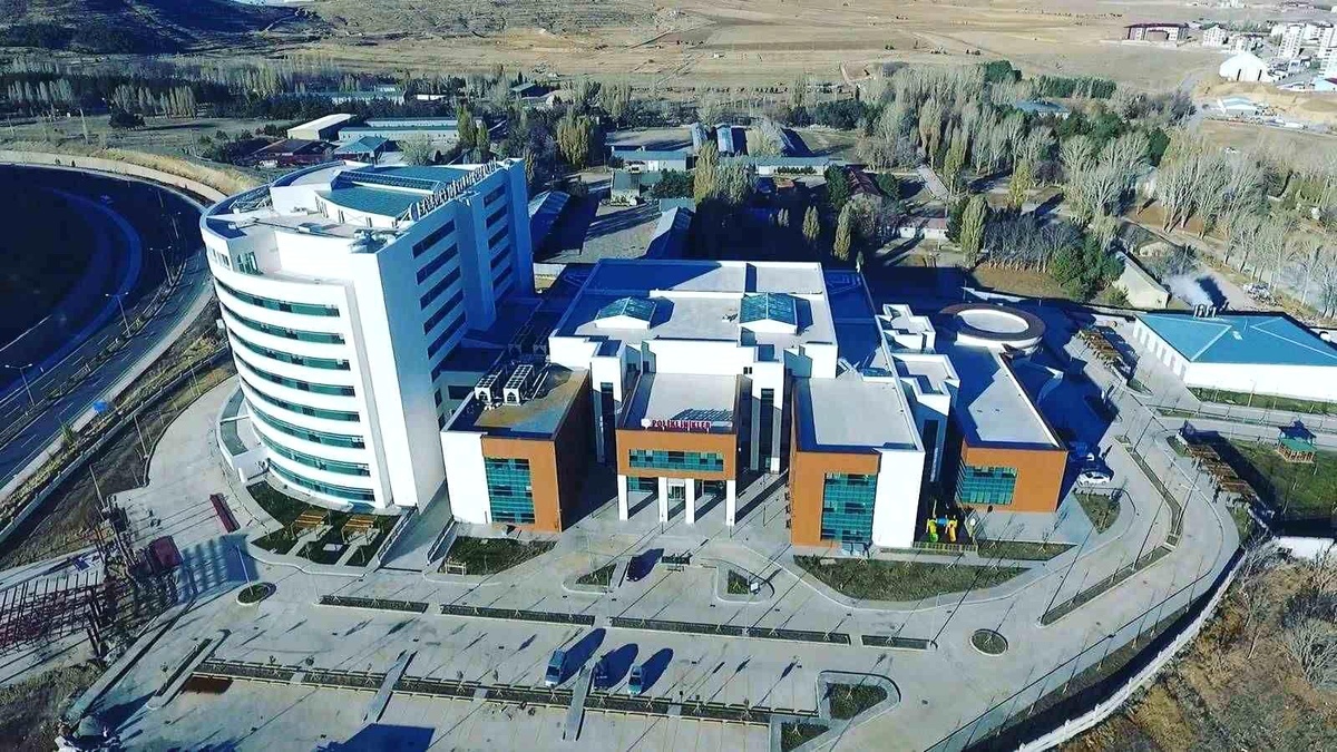Bayburt Hastanesinde Hasta Yoğunluğu Artış Gösterdi