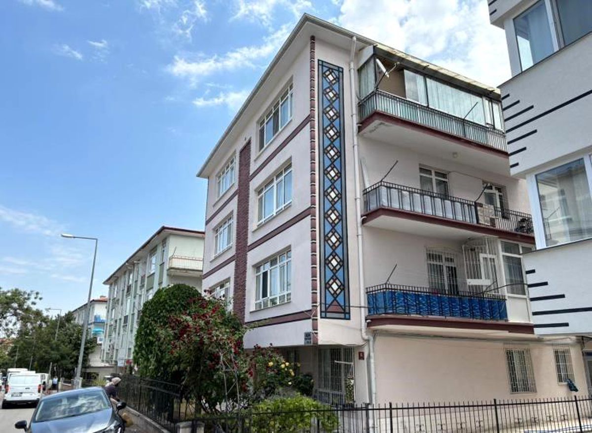 Ankara\'da Bıçakla Yaralanan Mahkum Baba Tarafından Vuruldu