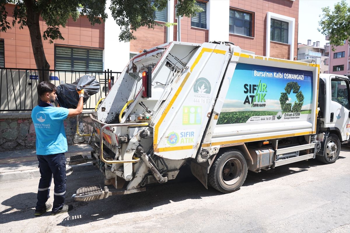 Bursa\'da 5 Ton Çöp Temizlendi