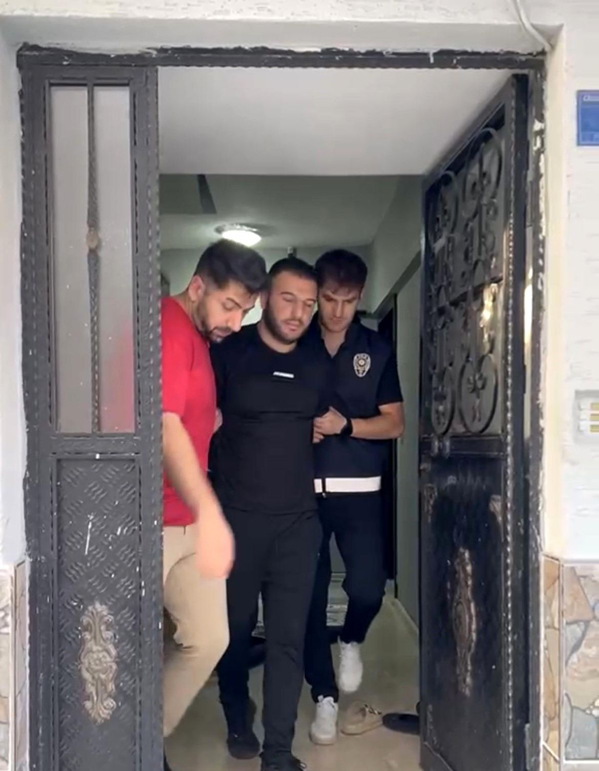 Bursa\'da Haklarında Hapis Cezası Olan 3 Firari Yakalandı