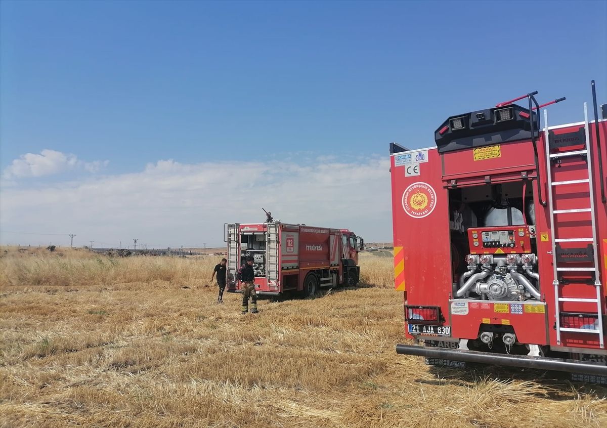 Diyarbakır\'da Anız Yangını Söndürüldü