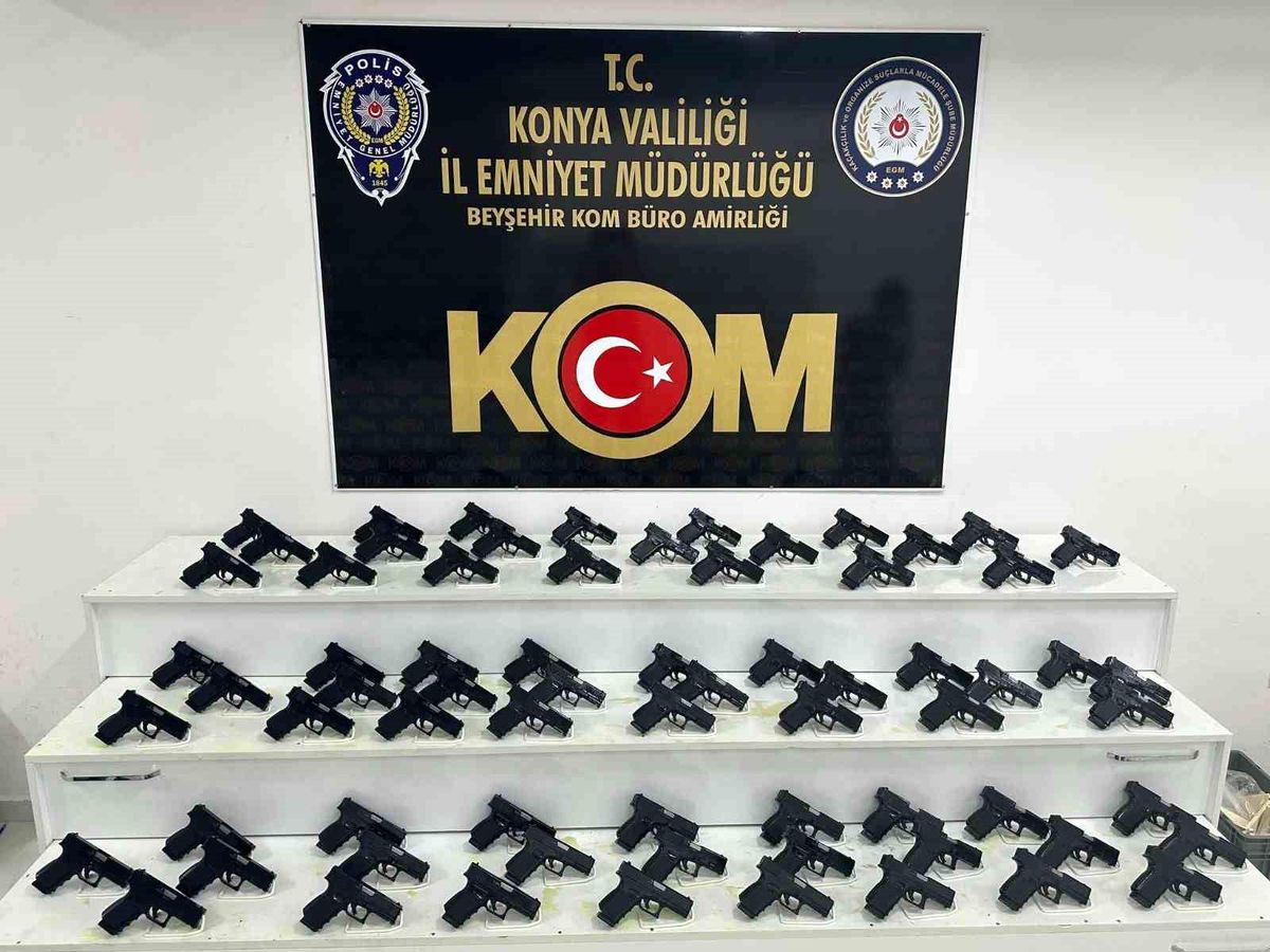 Konya\'da 70 Tabanca Ele Geçirildi