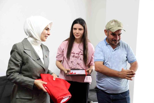 Bakan Göktaş’tan Fedakar Kardeşe Ziyaret