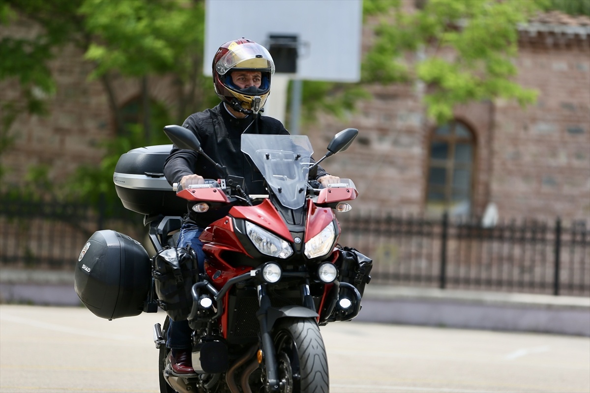 Erasmus İçin Motosikletle 4 Bin Km Yol Aldı