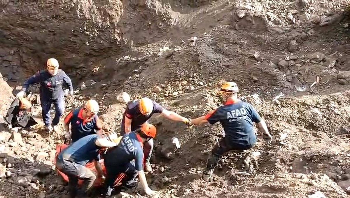 Eskişehir\'de Define Ararken Göçük: 6 Gözaltı