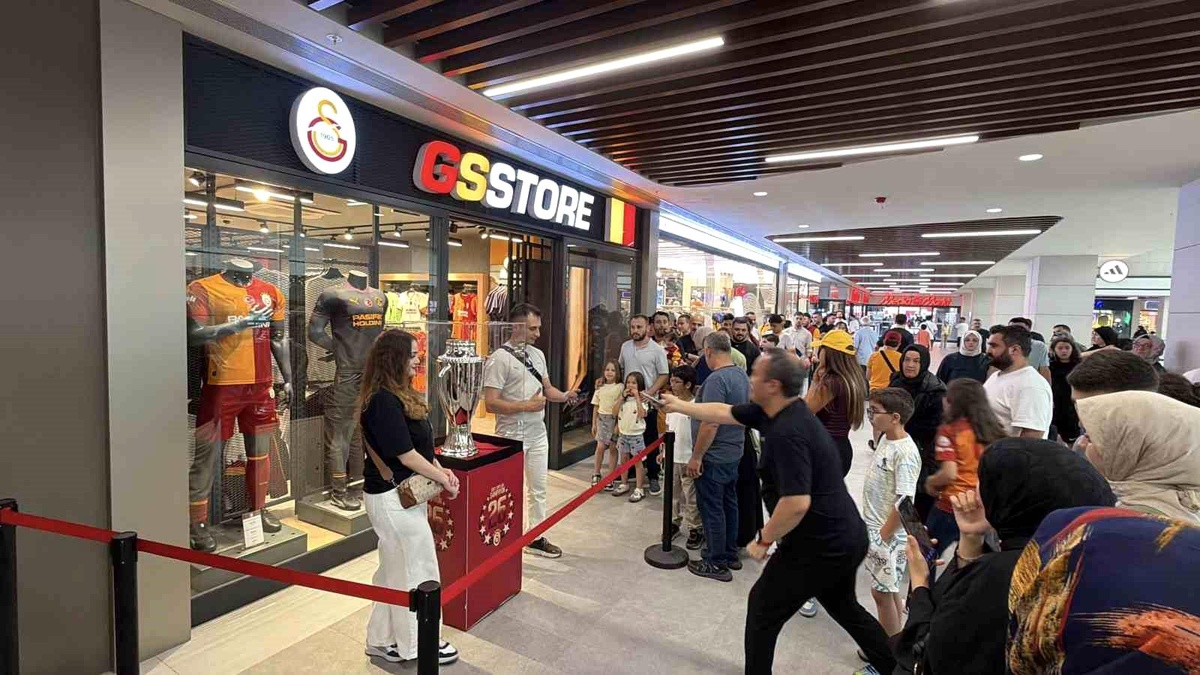 Galatasaray Kupası Düzce\'de Taraftarlarla Buluştu