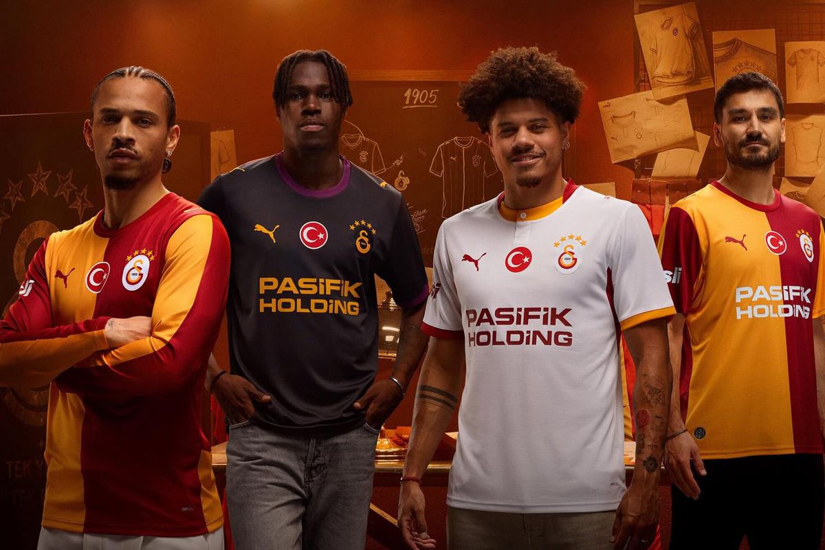 Galatasaray'dan 5 yıldızlı şov! Yeni formaların fiyatı dudak u&ccedil;uklattı