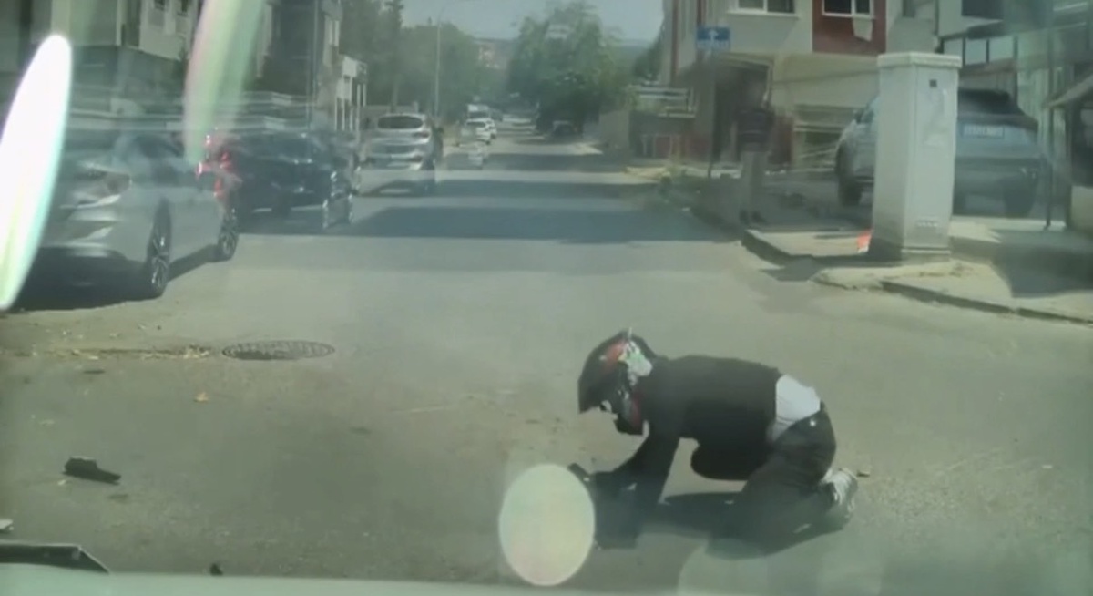 Kartal\'da Motosiklet-Otomobil Kazası