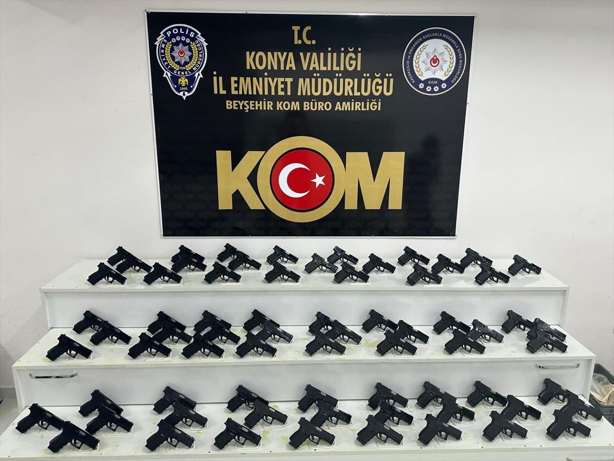 Konya\'da 70 ruhsatsız tabanca ele geçirildi