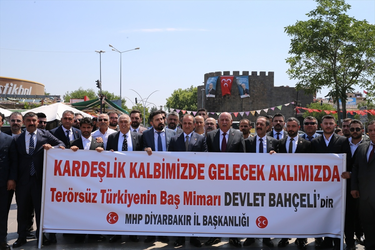 Diyarbakır\'da Kardeşlik Mesajı