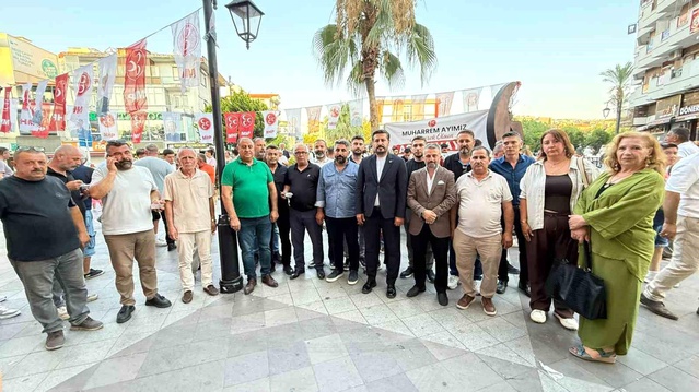 MHP, Kuşadası’nda Aşure Hayrı Düzenledi