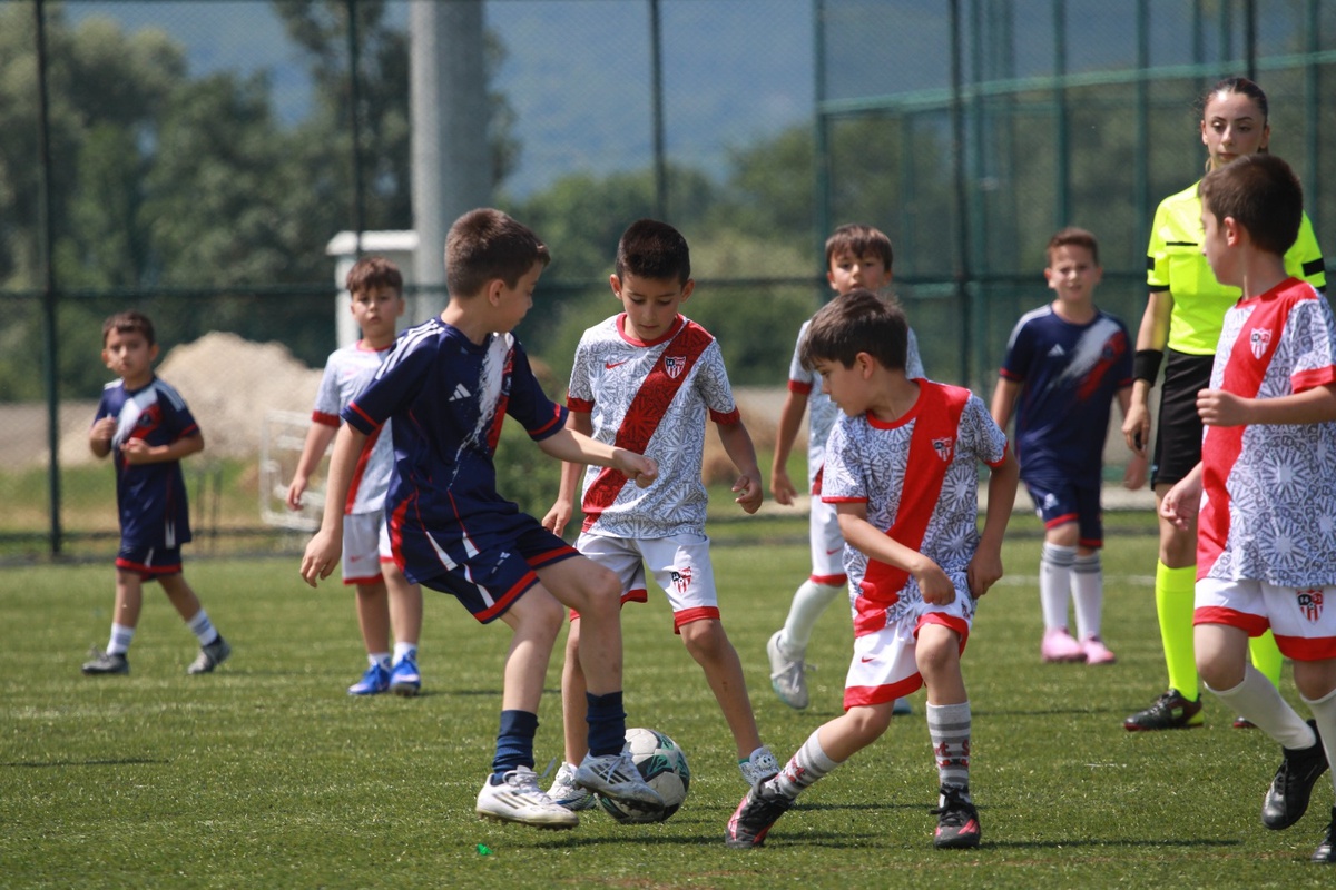 Mini Minikler Futbol Turnuvası Başladı