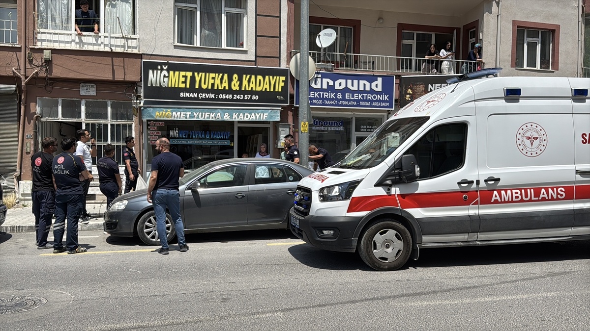 Niğde\'de Nişanlısını Rehin Alan Kadın Teslim Oldu
