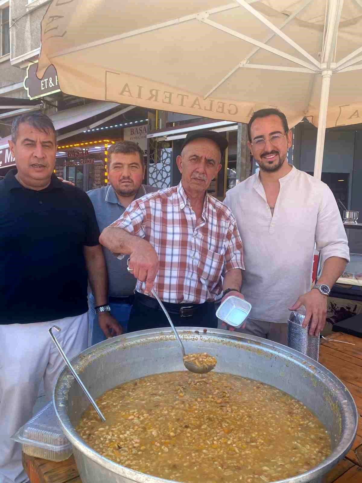 Eskişehir\'de Aşure İkramı