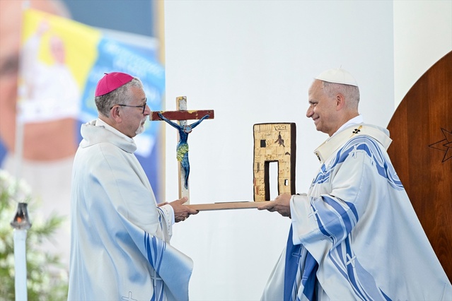 Papa Lampedusa’da Göçmenleri Destekledi
