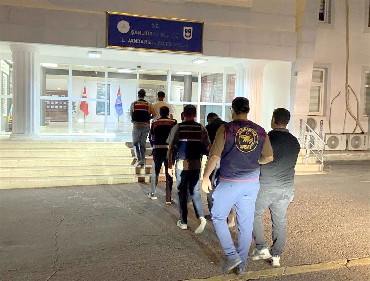 Polis Taklidiyle Dolandırıldılar