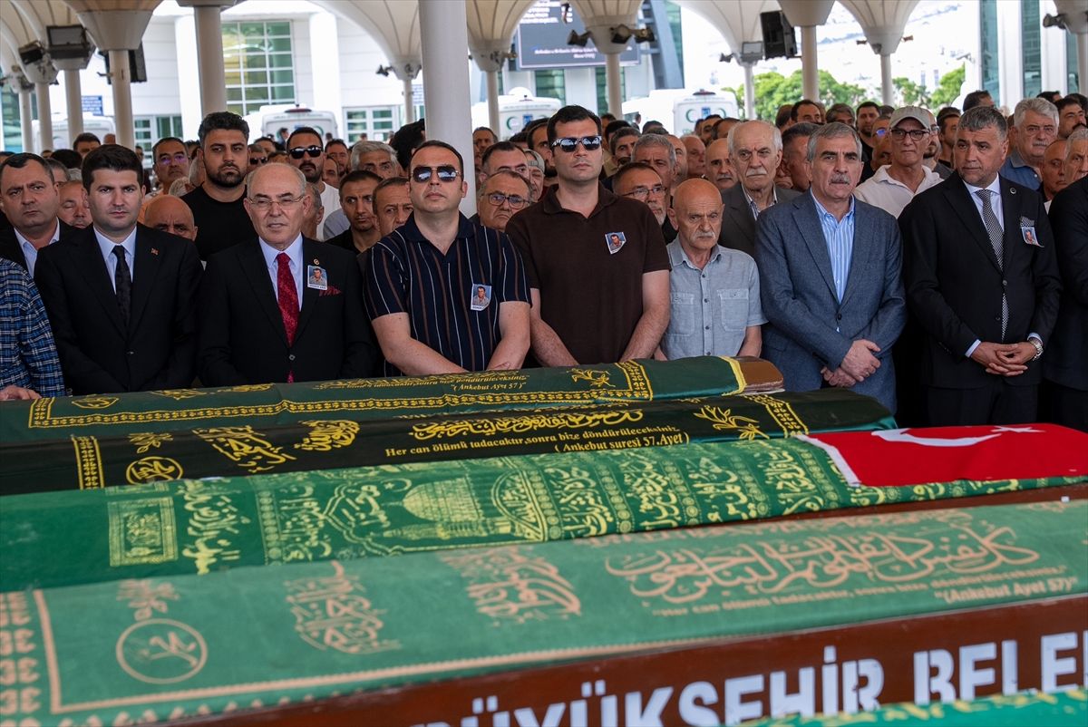 Soner Arın Toprağa Verildi