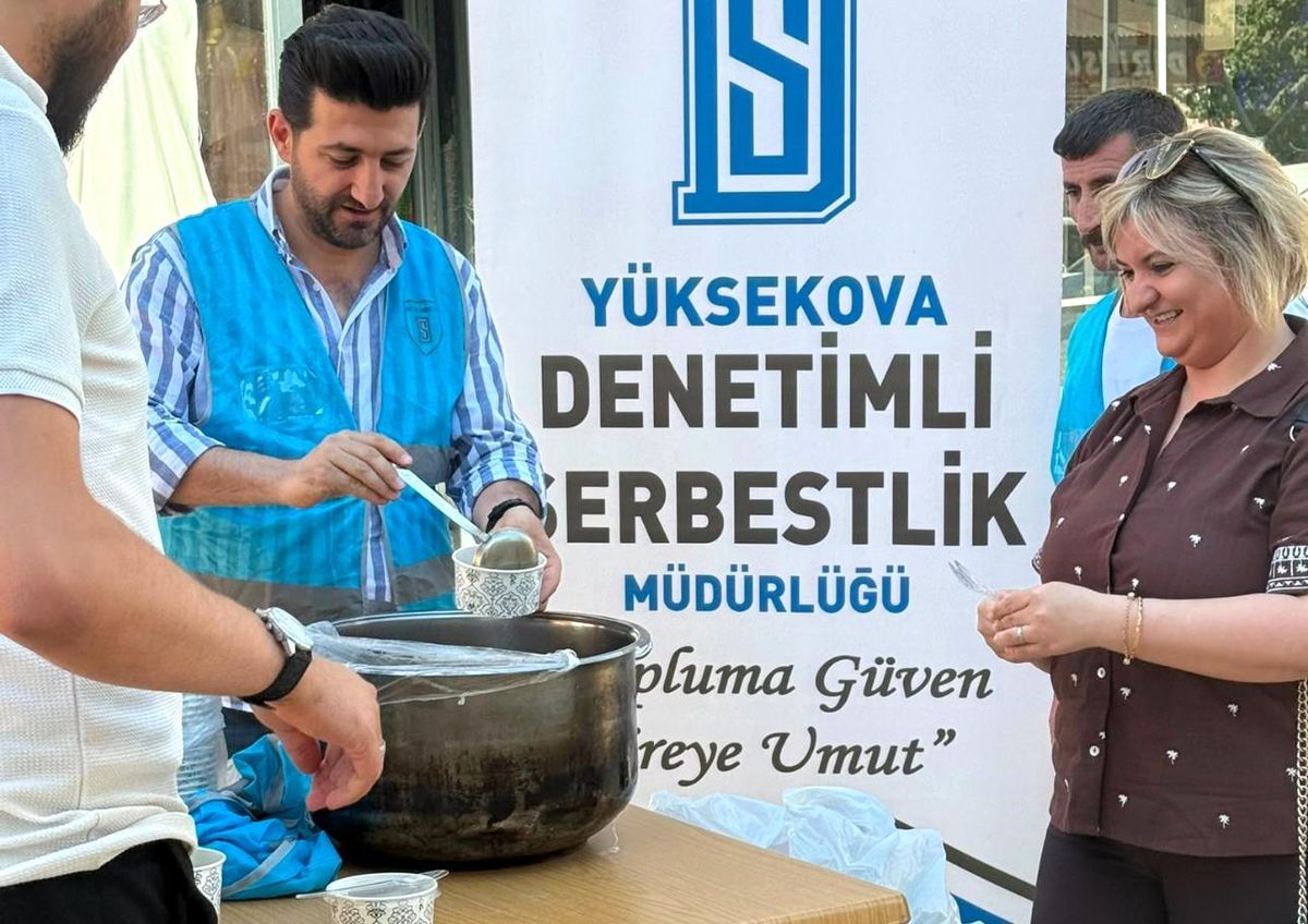 Yüksekova\'da Aşure İkramı
