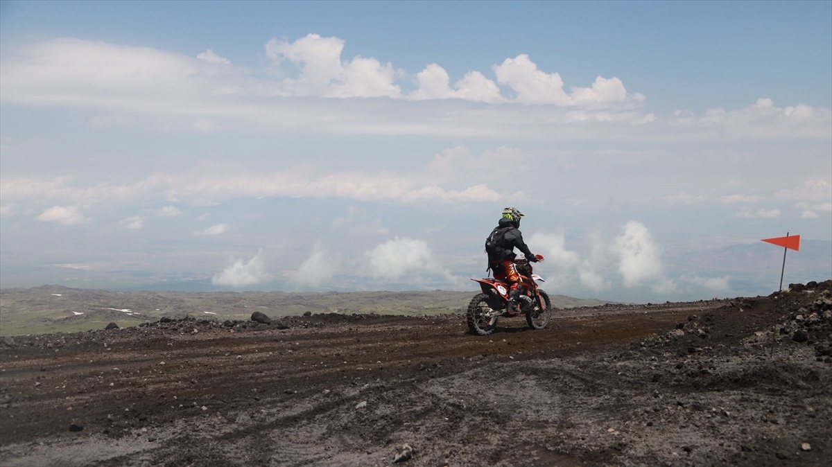Ağrı'da Heyecan Verici Enduro ve ATV Yarışı