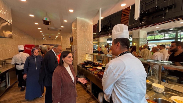 AK Parti Milletvekili Şengül Karslı, Beylikdüzü'nde vatandaşlarla buluştu