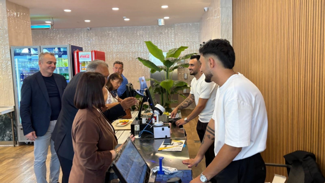 AK Parti Milletvekili Şengül Karslı, Beylikdüzü'nde vatandaşlarla buluştu
