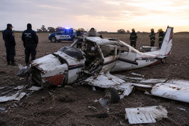 Arjantin’de eğitmen pilot kokpitten düştü, uçağı öğrenci pilot indirdi