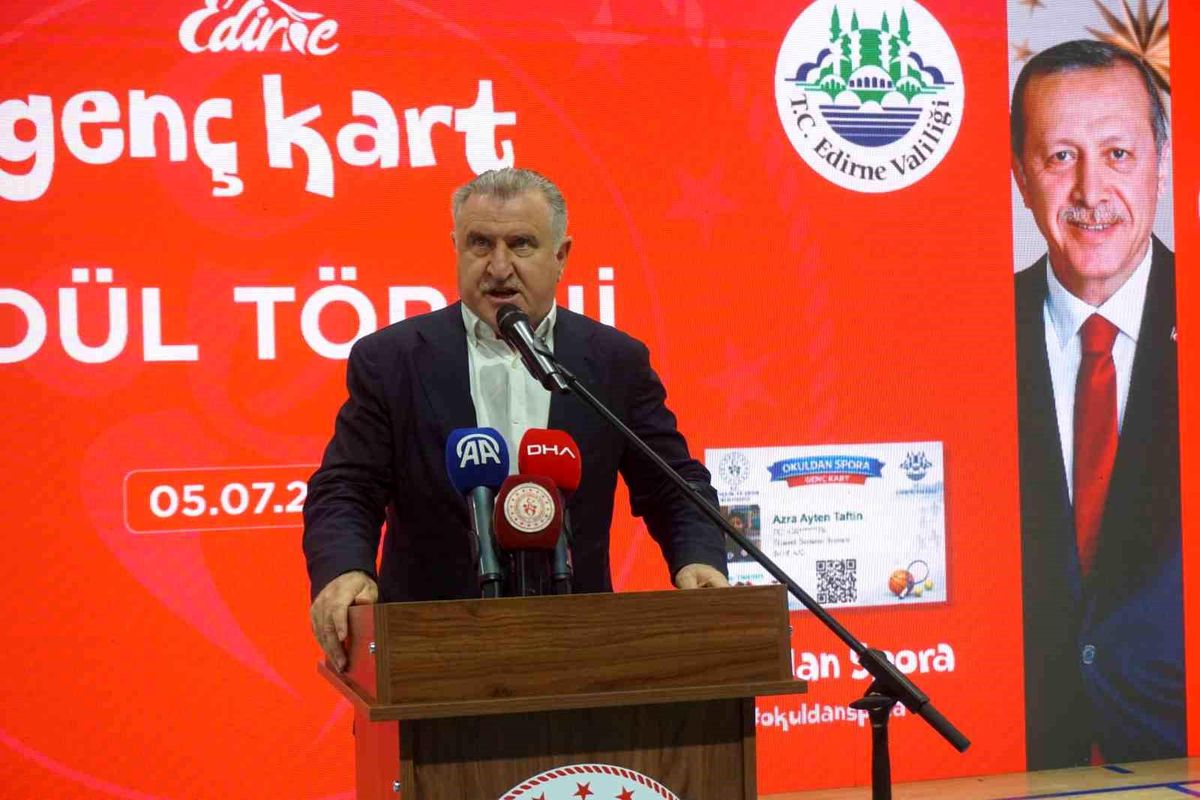 Bakan Bak: Gençleri dijital bağımlılık ve kötü alışkanlıklardan koruyacağız