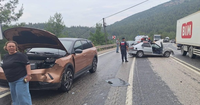 Bilecik’te Zincirleme Kaza: 2 Yaralı