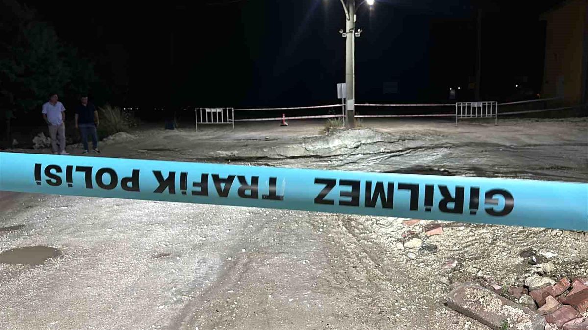 Burdur\'da şiddetli yağış sonrası köprüde çökme meydana geldi