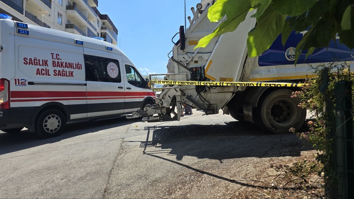 Çöp Kamyonu Kazasında Bir Kişi Hayatını Kaybetti