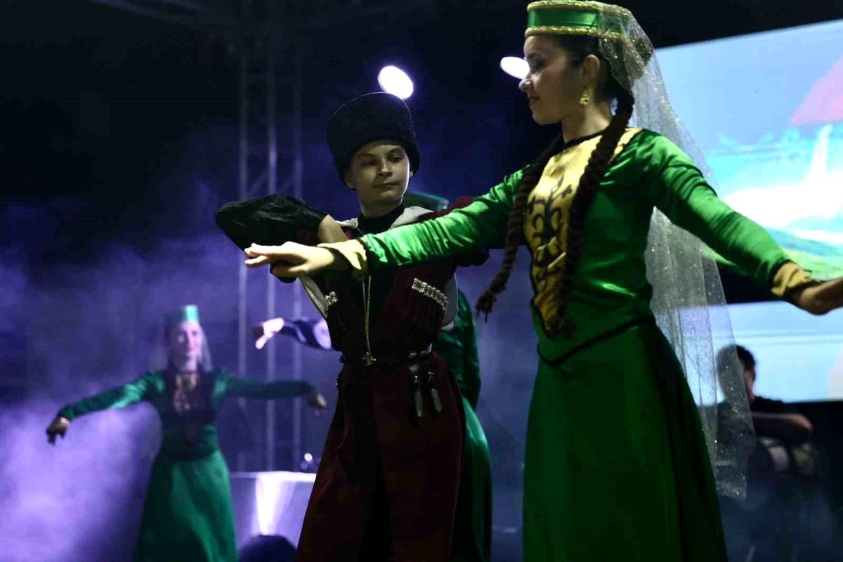 Düzce\'de Adige Kültür Gecesi Coşkusu