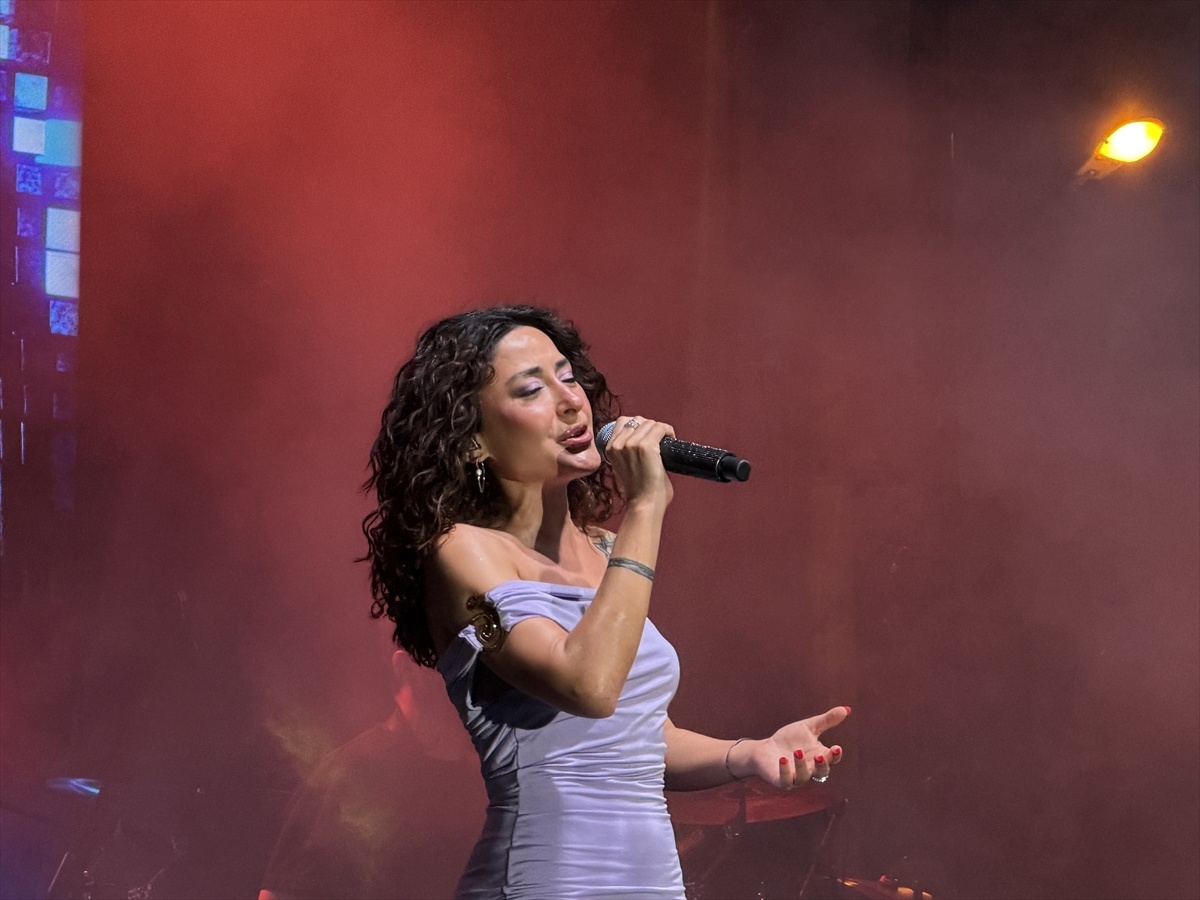 Melek Mosso, Kırkpınar\'da Konser Verdi