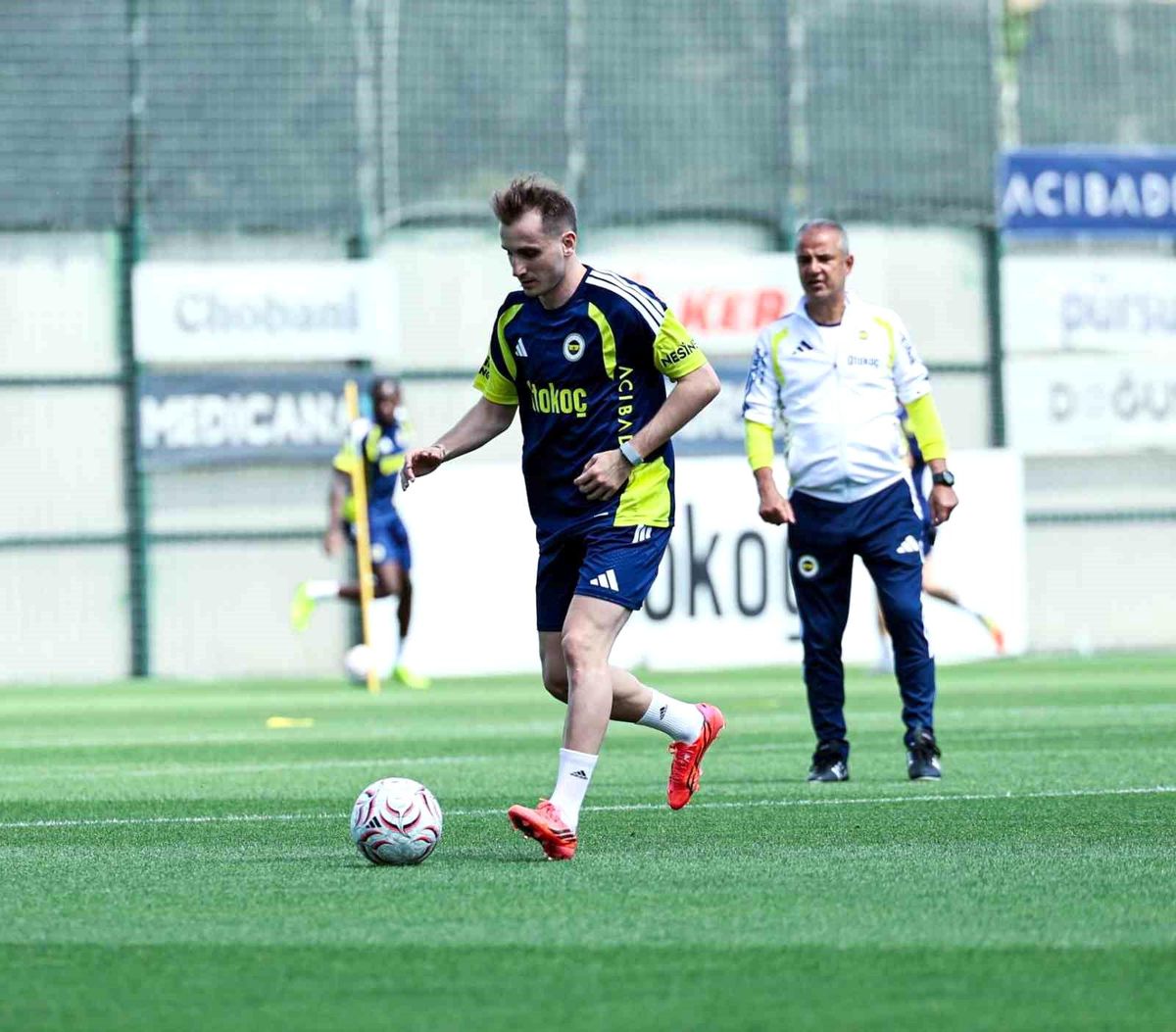 Fenerbahçe Avusturya\'ya Uçuyor