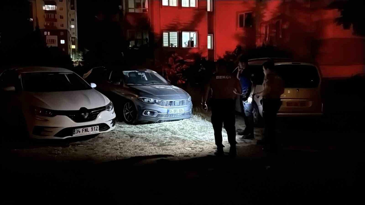 Eskişehir\'de Bekçiye Araçla Çarpma
