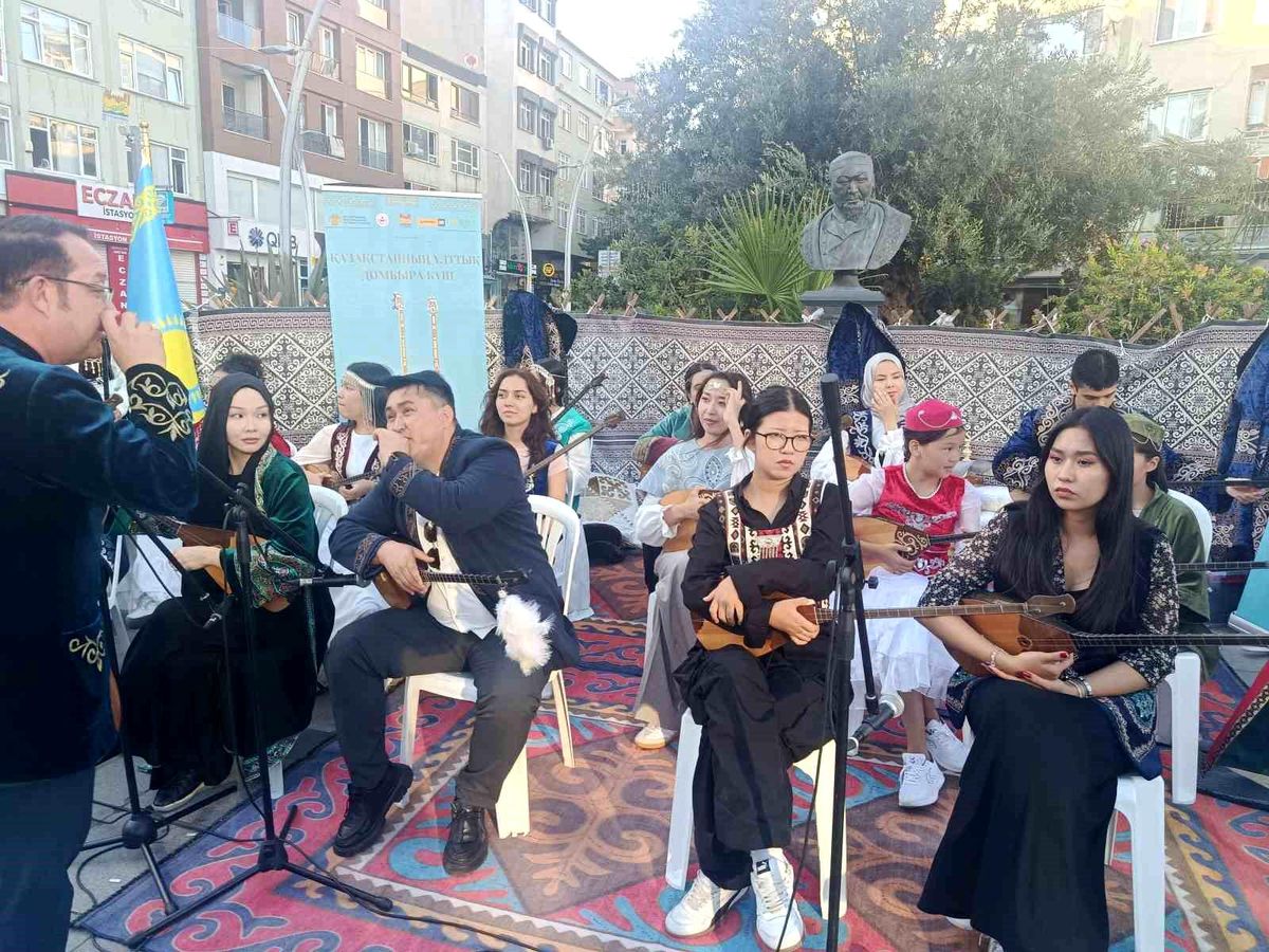İstanbul\'da "Ulusal Dombra Günü" etkinliği düzenlendi