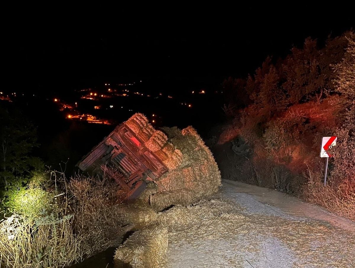 İzmir\'de Traktör Devrildi, Sürücü Hayatını Kaybetti